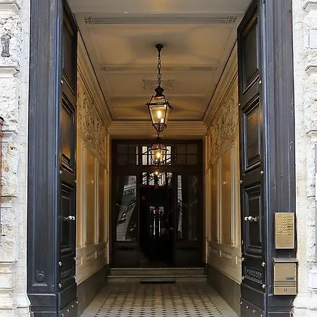 Alex Suites Guest house
